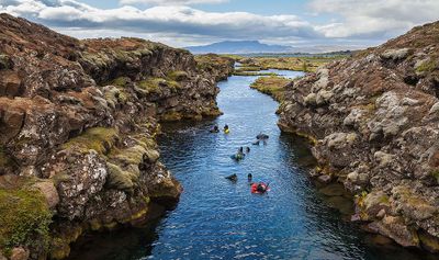 Cañón_Silfra,_Parque_Nacional_de_Þingvellir,_Suðurland,_Islandia,_2014-08-16,_DD_055